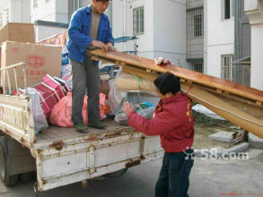 一站式專業(yè)搬家服務 家具拆裝、空調(diào)移機與多樣化車型選擇